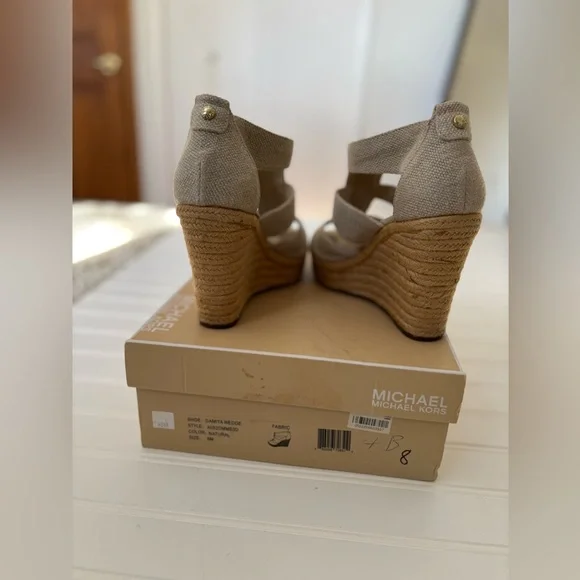 MICHAEL KORS DAMITA ICONIC GOLD MK LOGO NATURAL ESPADRILLE WEDGES Size 8M - Picture 2 of 4